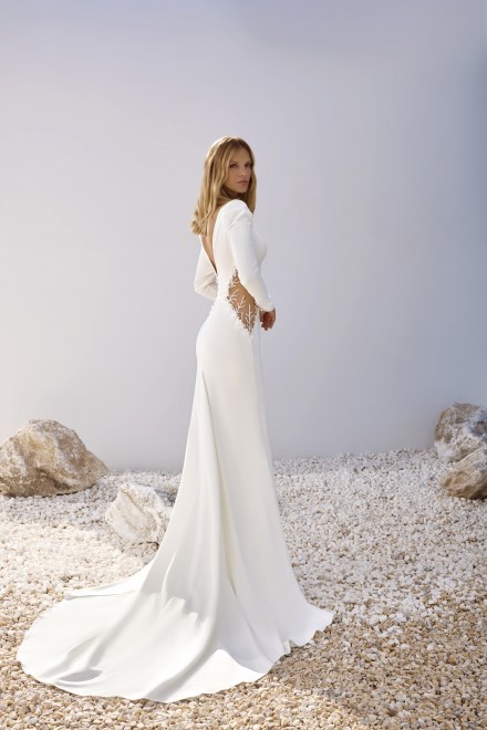 https://www.sposa-lia.com/images/stories/virtuemart/product/per-in white-02-mason-03.jpg